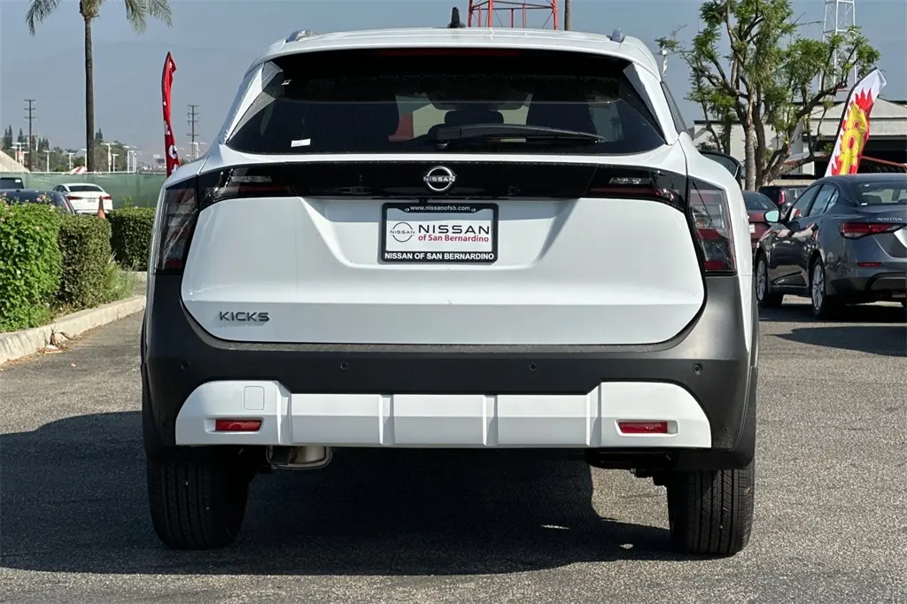 2026 Nissan Kicks SV photo 3