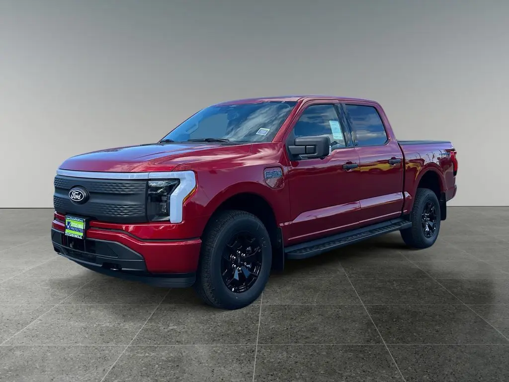 2025 Ford F-150 Lightning XLT photo 3