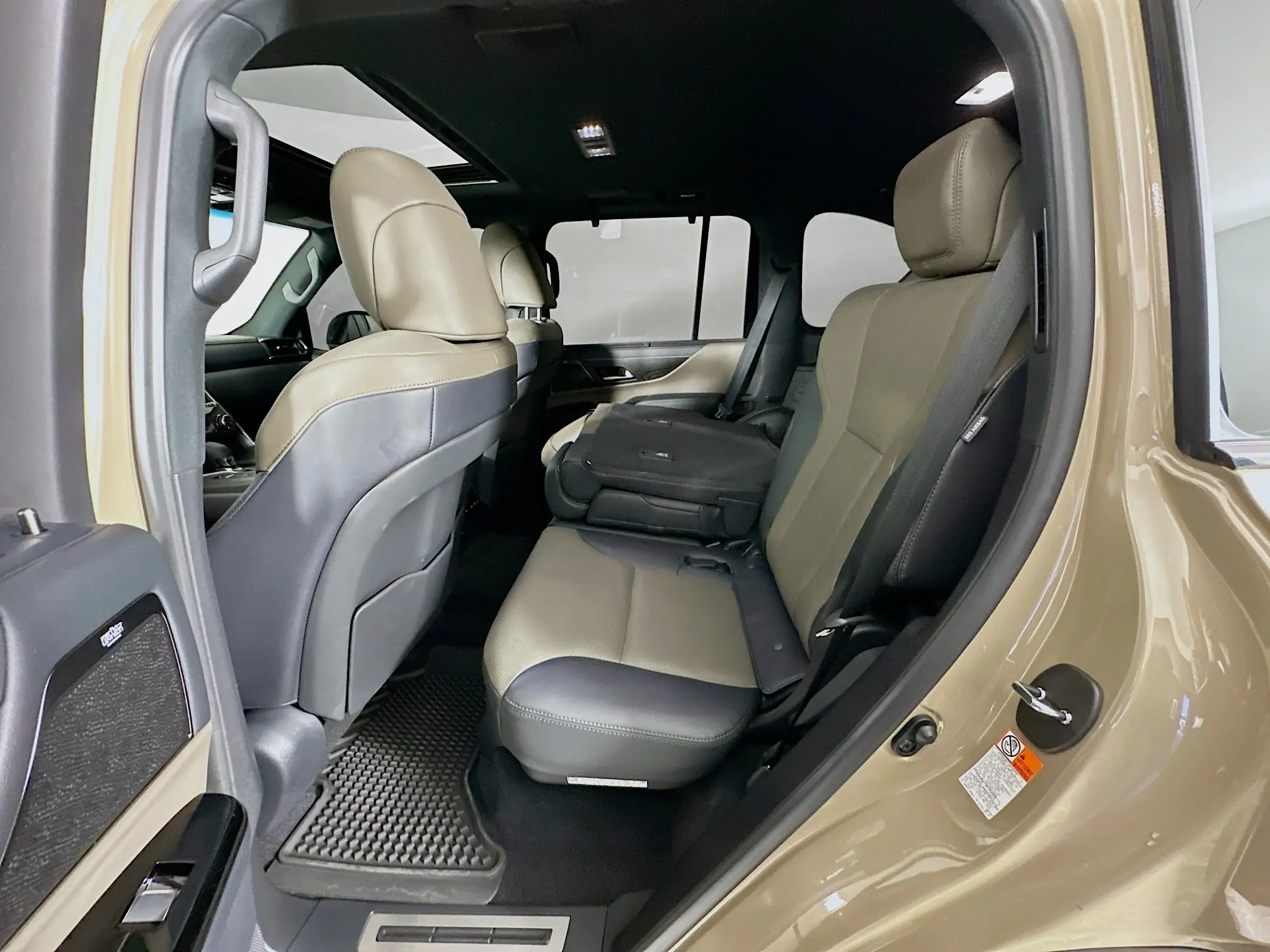 2025 Lexus LX photo 12