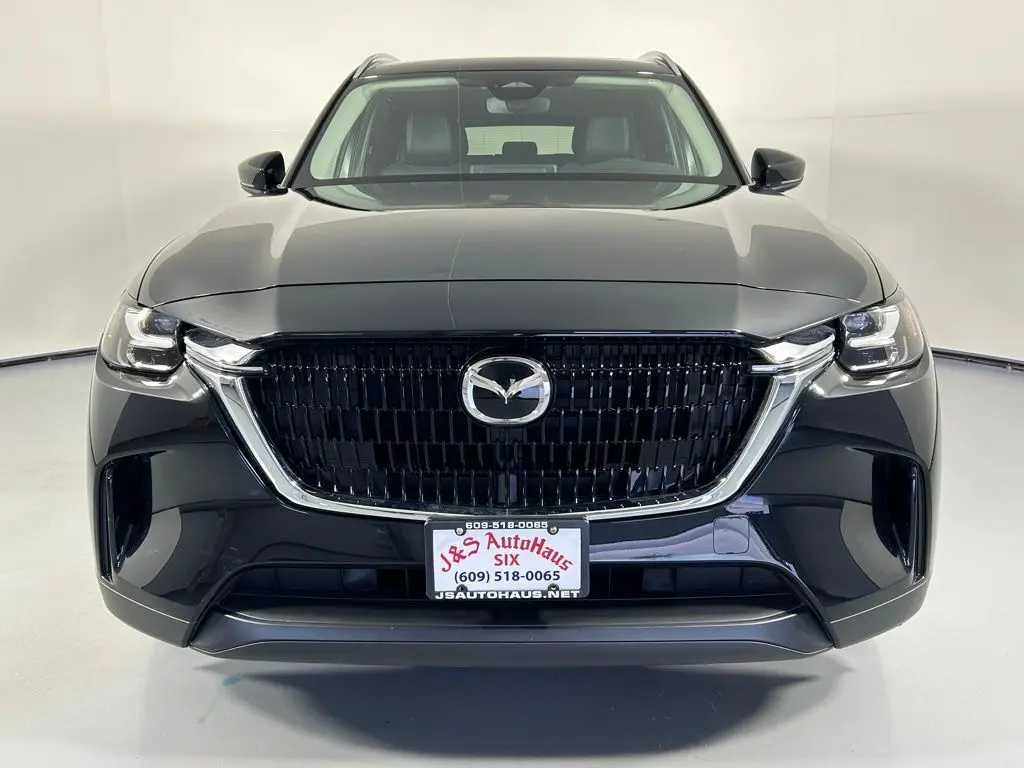 2024 Mazda CX-90 Preferred photo 2
