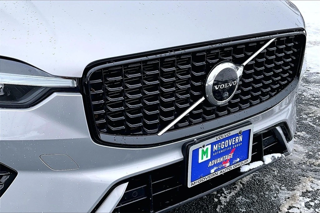 2023 Volvo - image 32