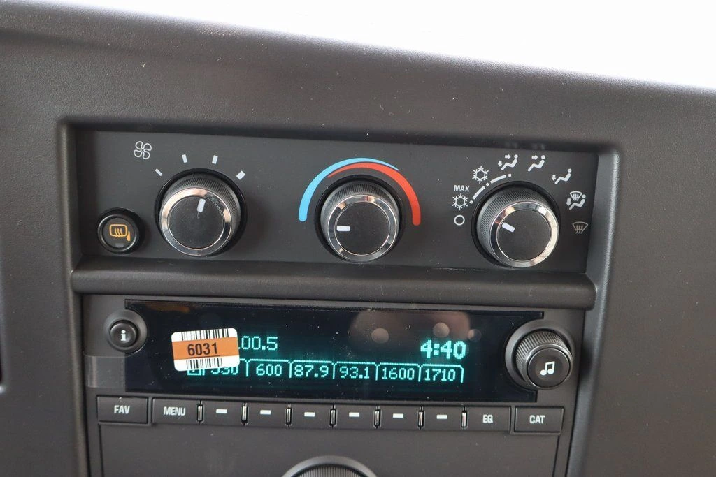 2025 Chevrolet Express Cargo Work Van - Photo 8