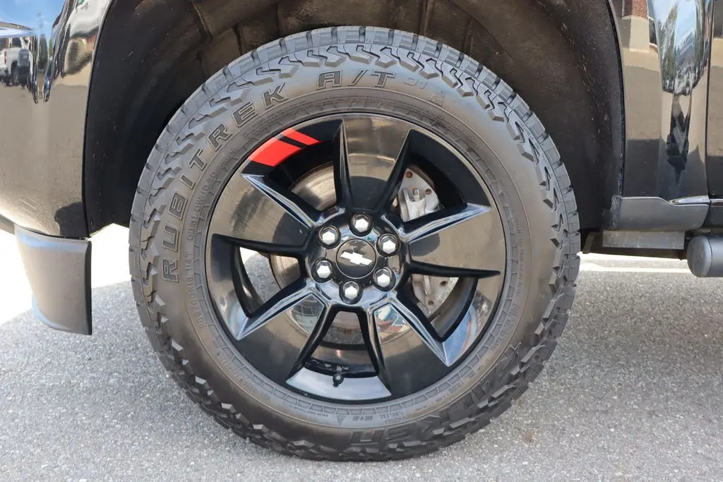2019 Chevrolet Colorado LT photo 24