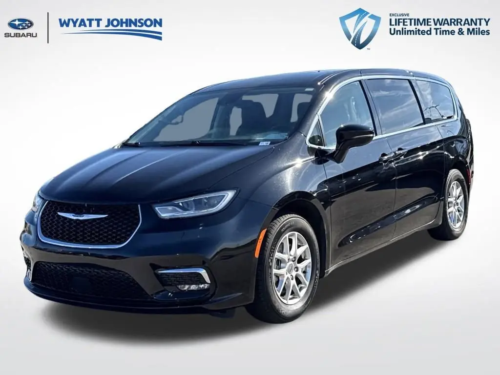 2024 Chrysler Pacifica Touring L's photo