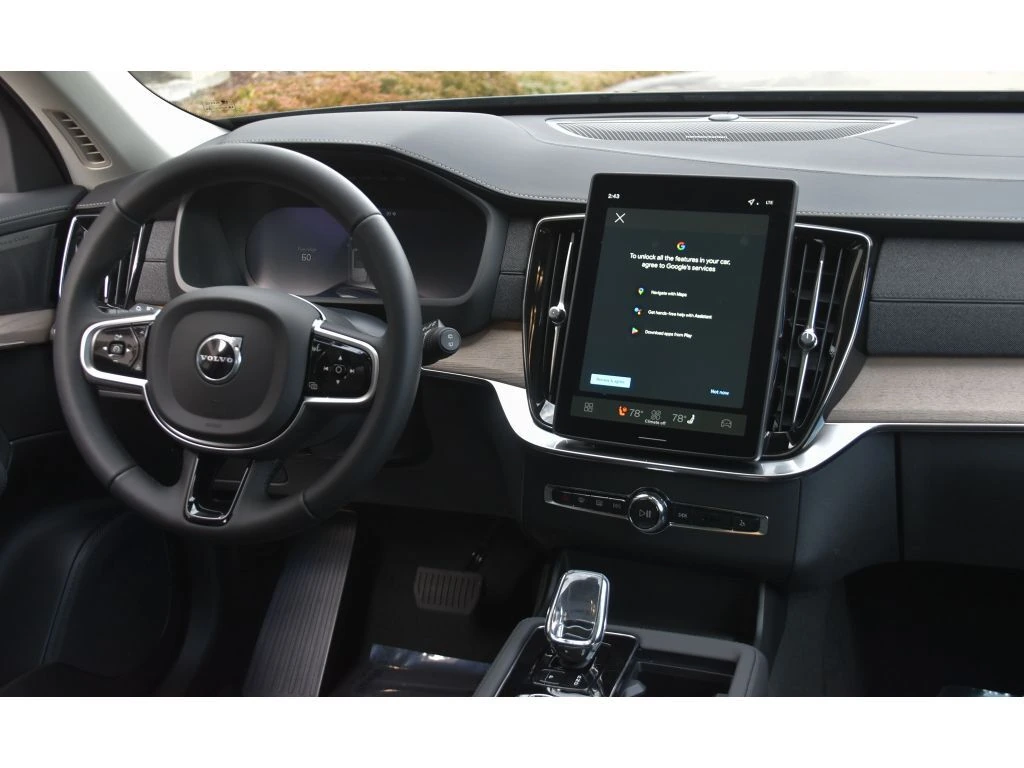 2026 Volvo - image 14