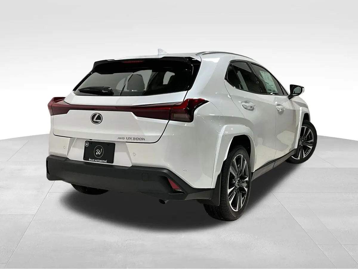 2025 Lexus UX Premium photo 3