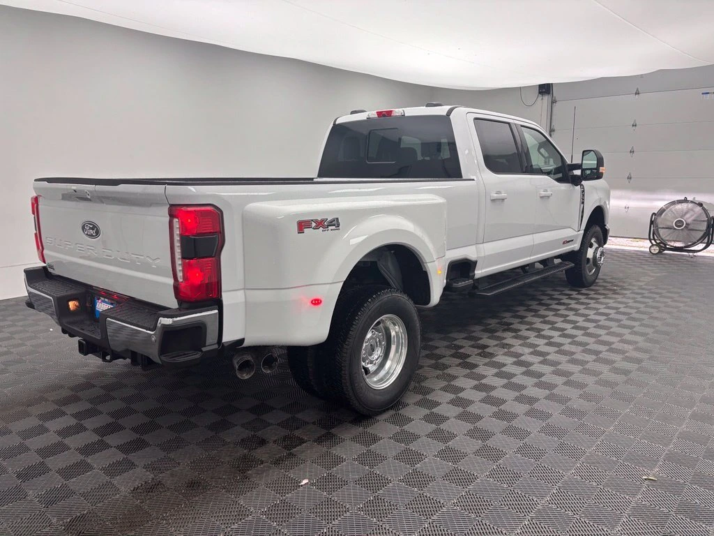 2027 Ford — photo 8