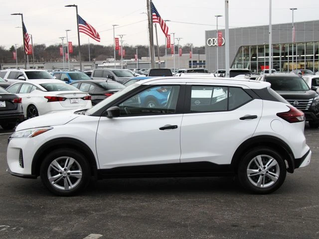 Used 2025 Nissan KICKS PLAY Base with VIN 3N1CP5BV1SL482842 for sale in Kansas City