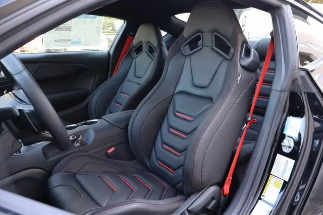 2025 Ford Mustang GT Premium photo 4