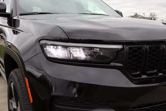 2025 Jeep Grand Cherokee Altitude X photo 4