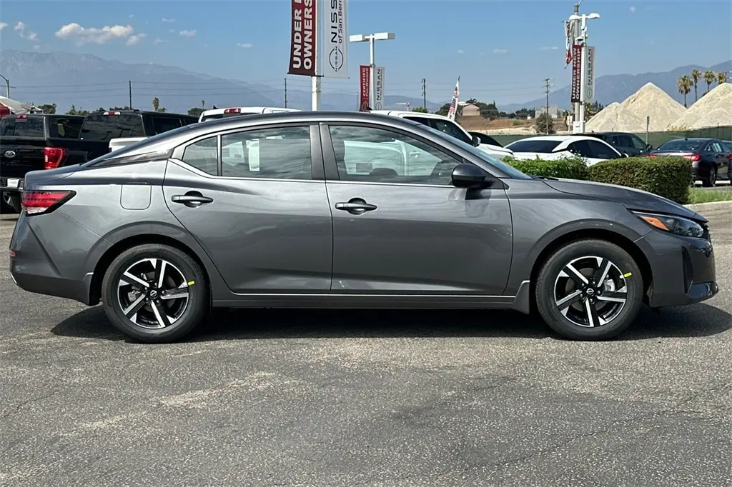 2025 Nissan Sentra SV photo 2