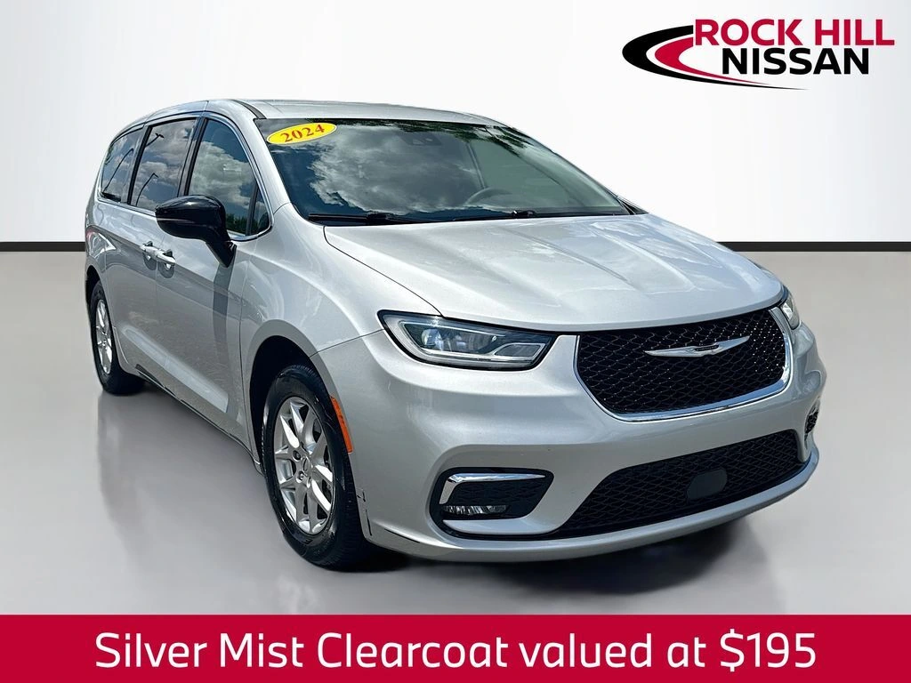 2024 Chrysler Pacifica Touring L's photo