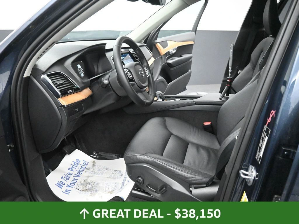 2024 Volvo - image 35