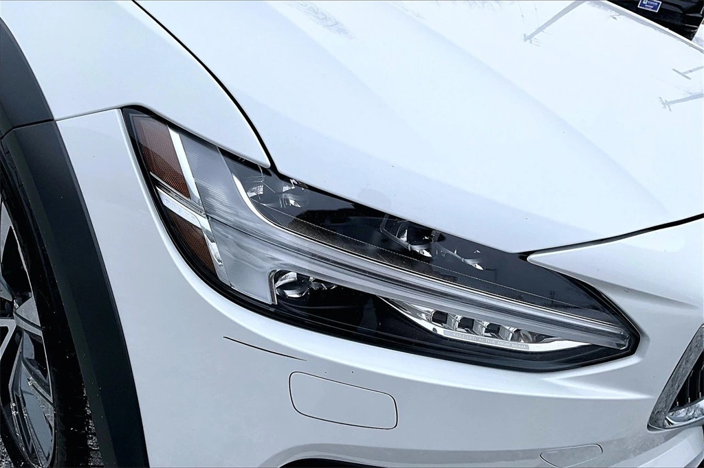 2021 Volvo - image 31