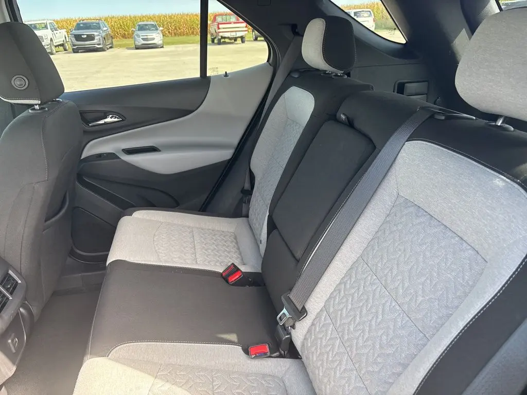 2024 Chevrolet Equinox LT photo 9