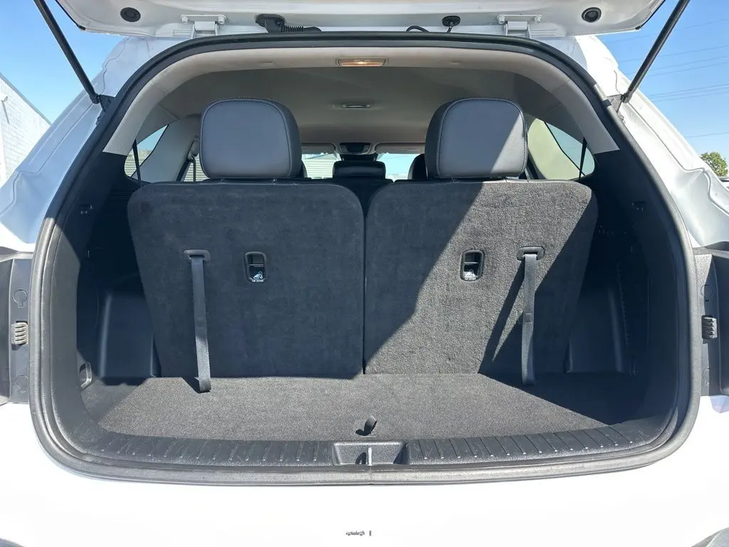 2024 Kia Sorento S photo 9