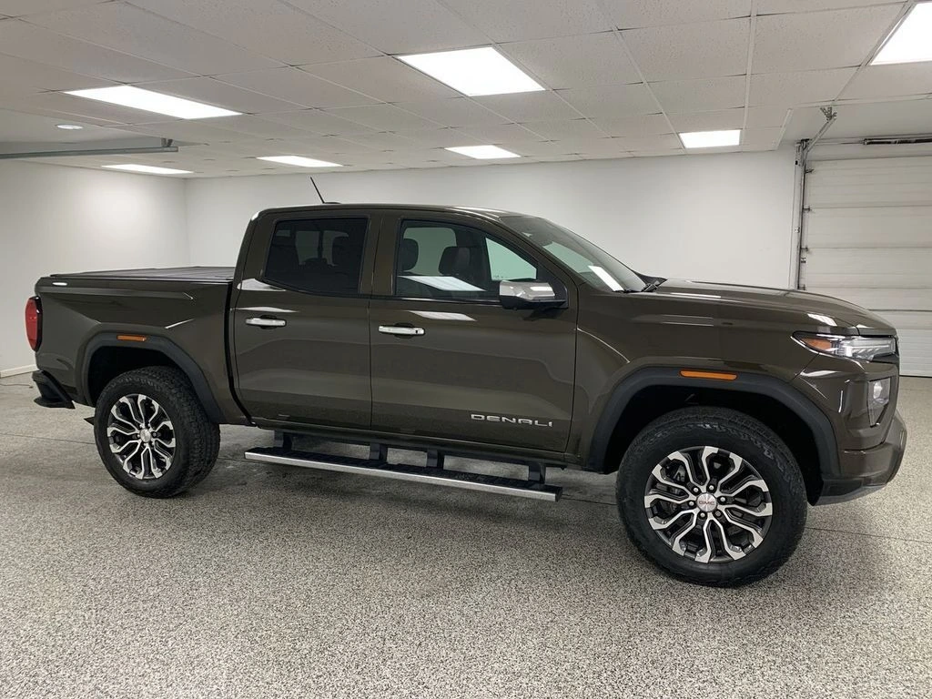 2024 GMC Canyon 4WD Denali Crew Cab Short Box's photo