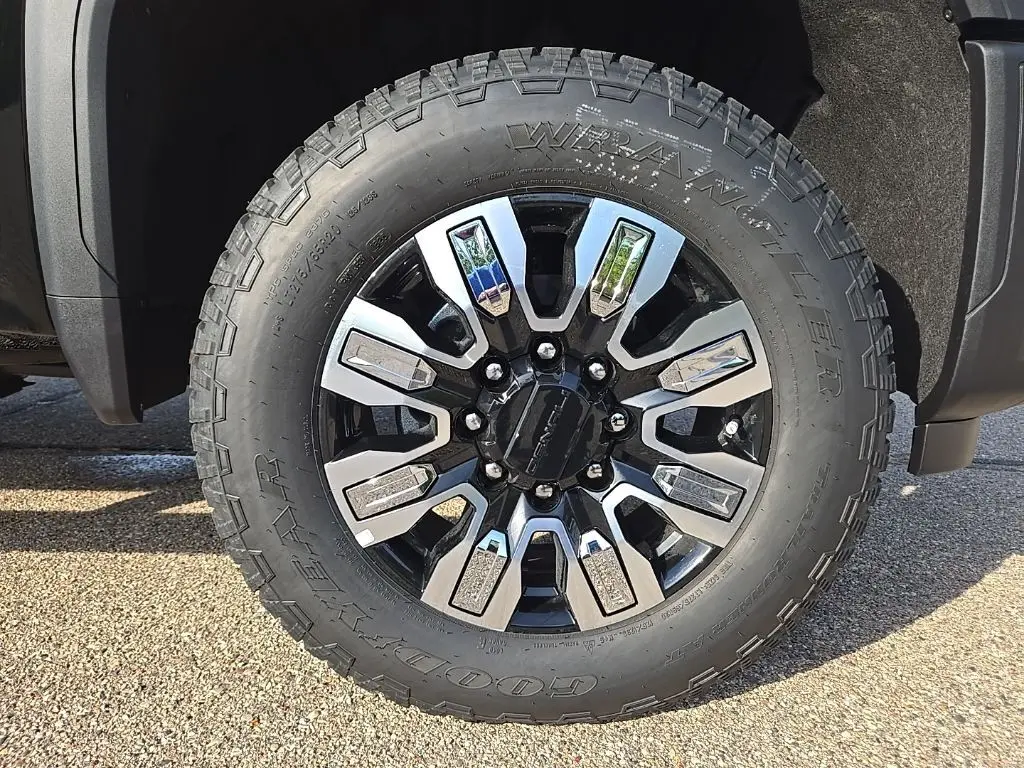 2025 Gmc Sierra HD Denali photo 38