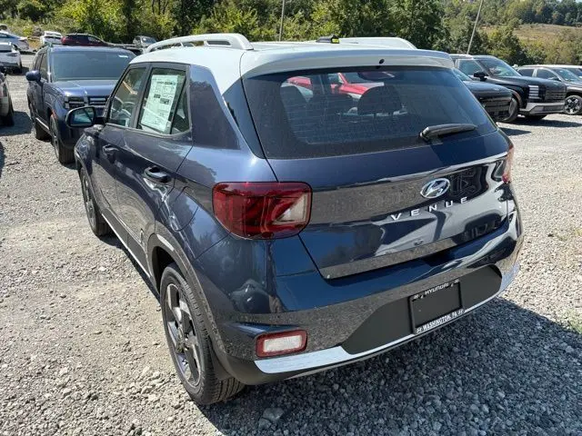 2025 Hyundai Venue Limited photo 2