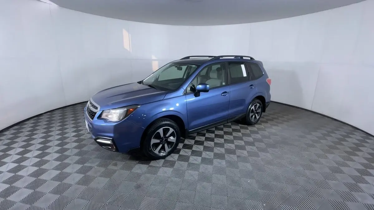 2017 Subaru Forester 2.5i Premium photo 4