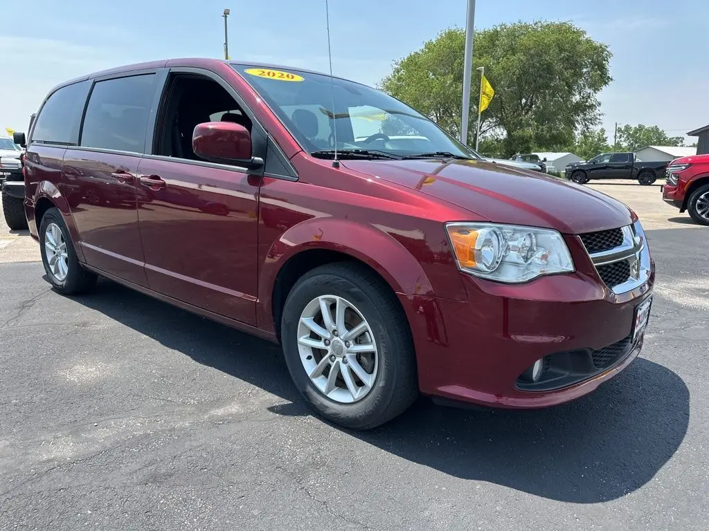 Used 2020 Dodge Grand Caravan SE Plus with VIN 2C4RDGBGXLR236549 for sale in Morrison, IL