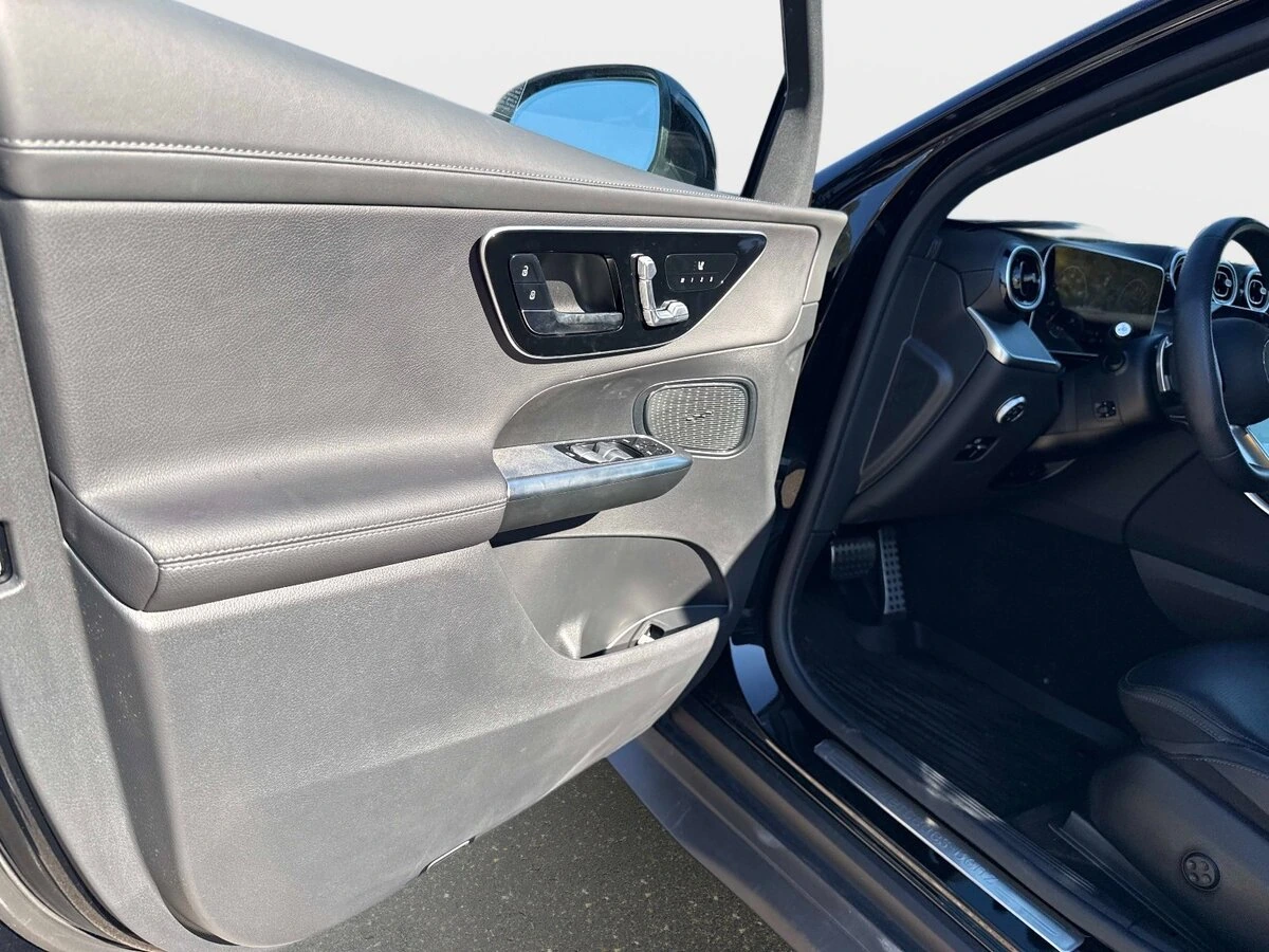 2025 Mercedes-Benz GLC Base - Photo 19