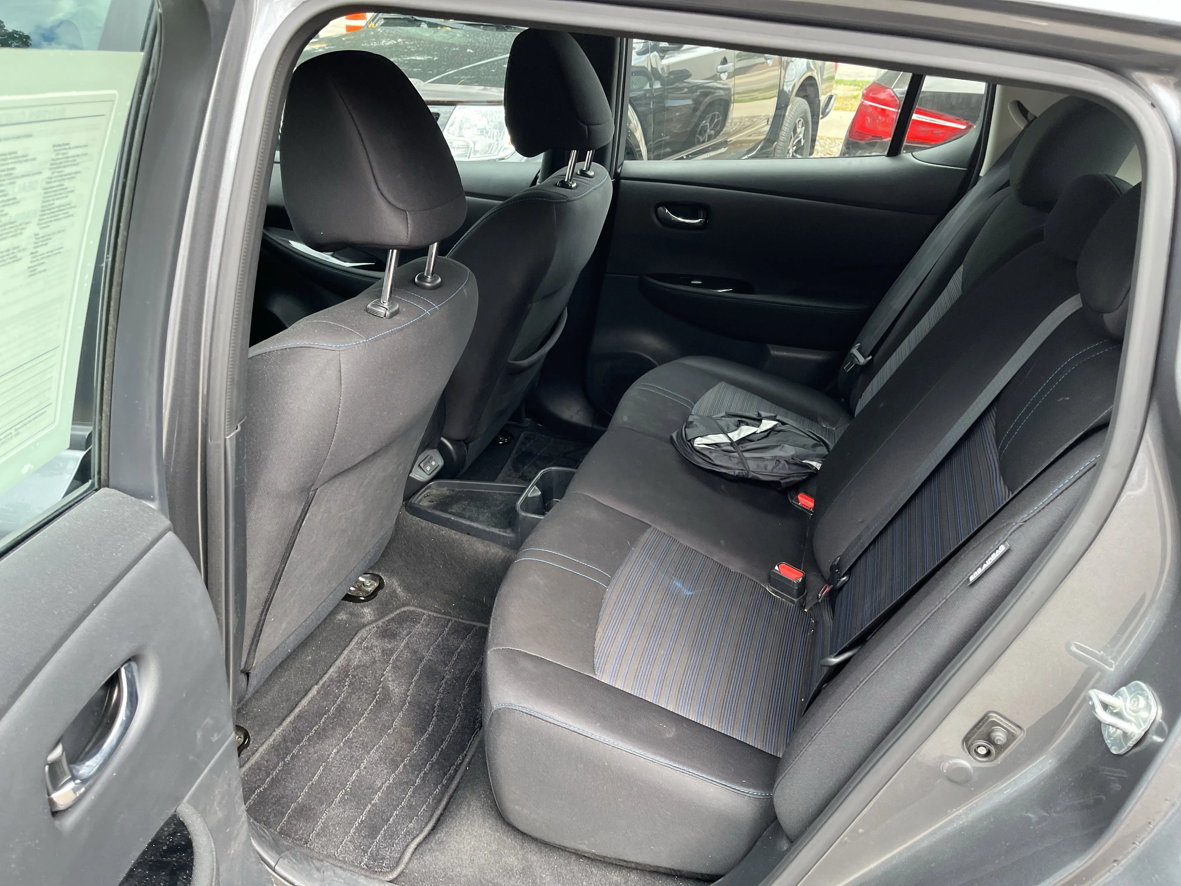 2024 Nissan Leaf SV photo 18