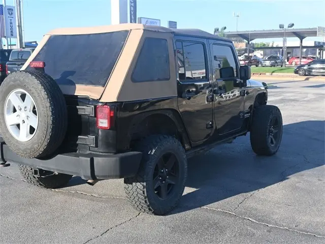 2010 Jeep Wrangler Unlimited X photo 5