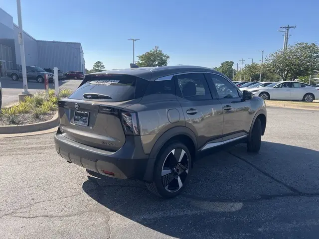 2025 Nissan Kicks SR photo 4