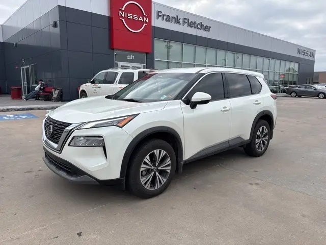 2021 Nissan Rogue SV's photo