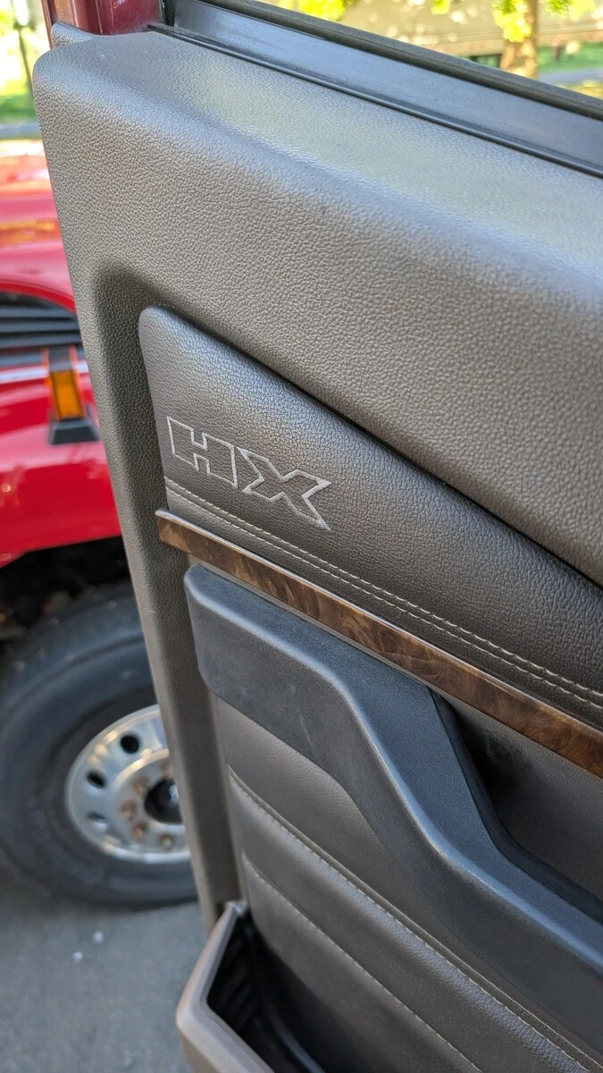 2019 International HX - image 22