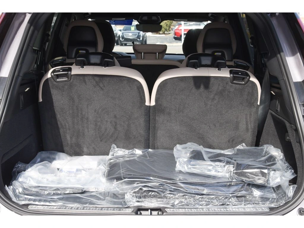 2026 Volvo - image 23