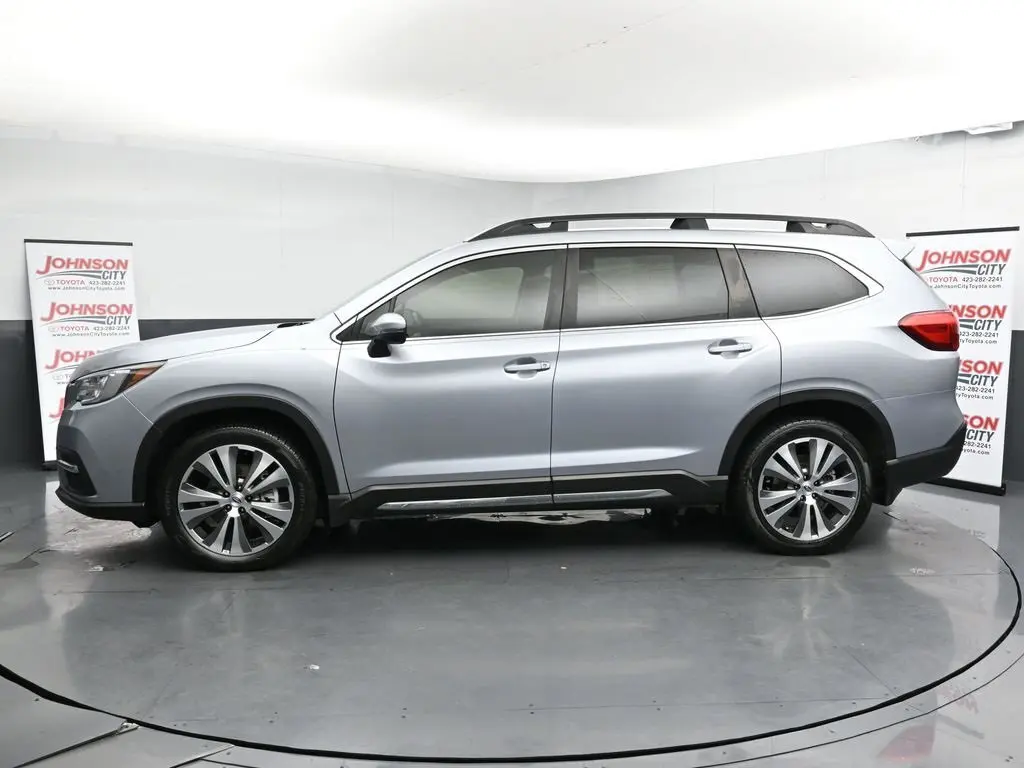 2022 Subaru Ascent Limited photo 3