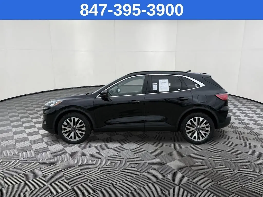 2020 Ford Escape Titanium photo 4