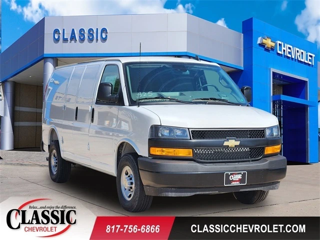 2025 Chevrolet Express 2500 Work Van HD's photo