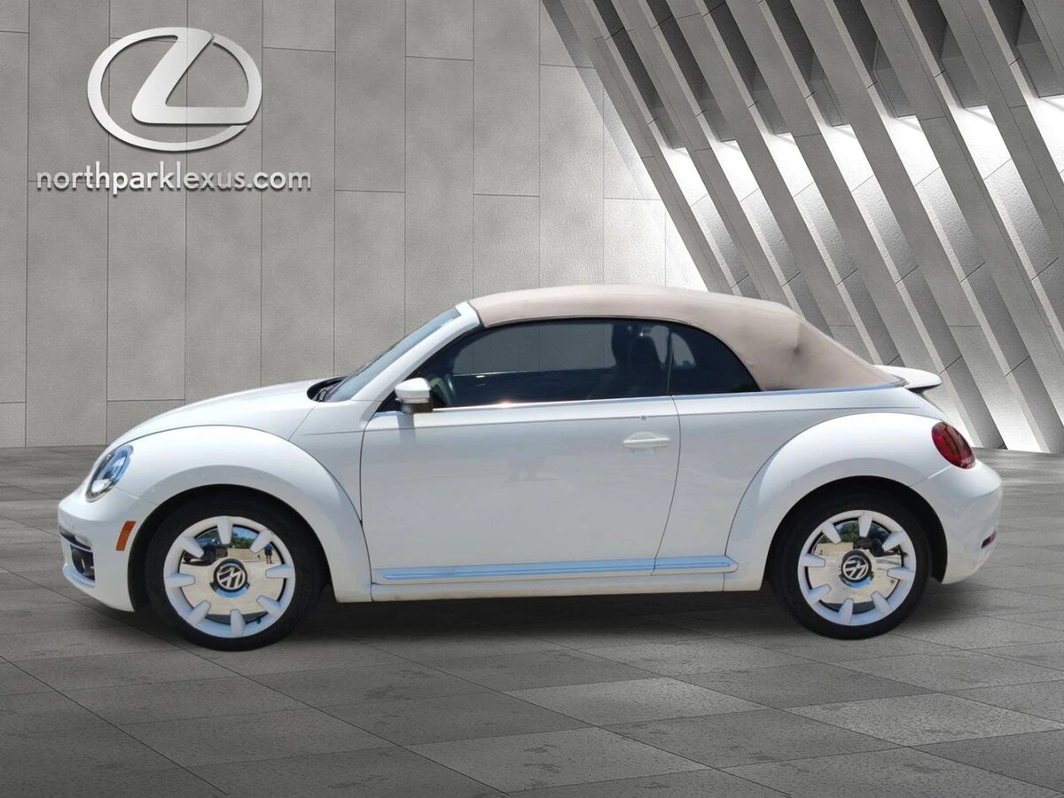 2019 Volkswagen Beetle 2.0T SEL Convertible Final Edition Auto's photo
