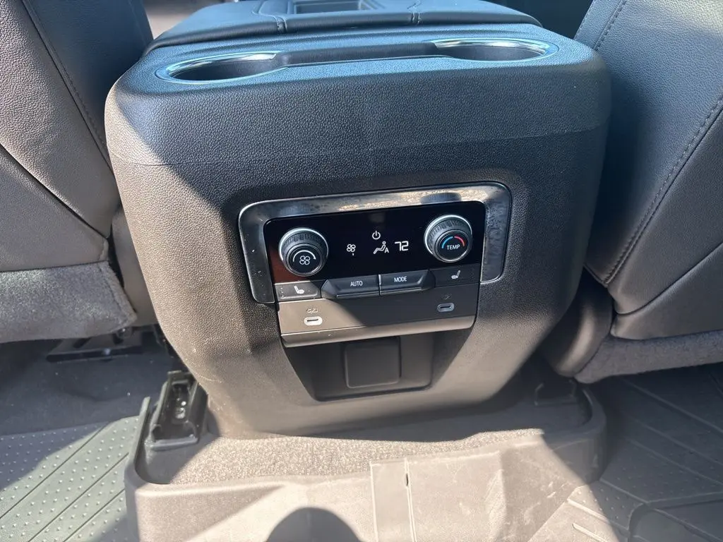 2024 Chevrolet Tahoe Z71 photo 28