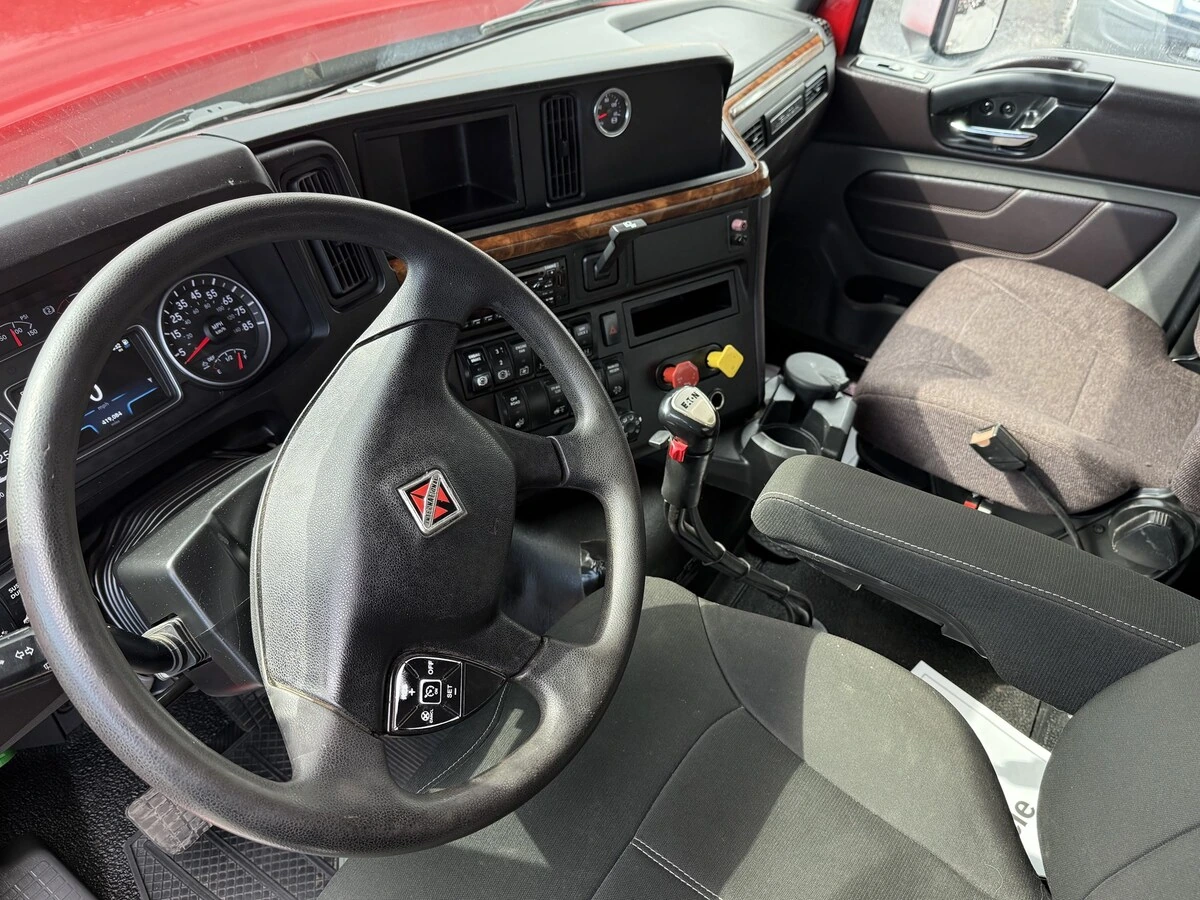 2020 International HV - image 13