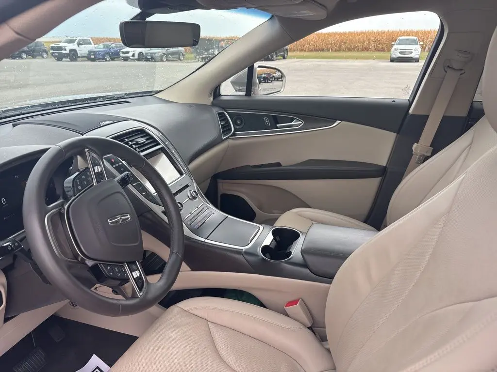 2019 Lincoln Nautilus Reserve photo 11