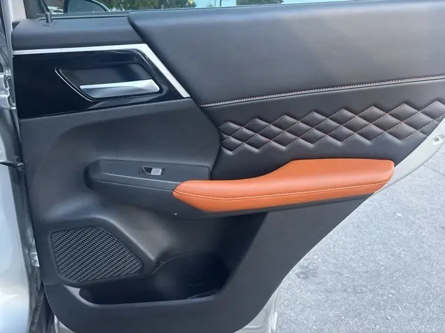 2022 Mitsubishi Outlander SEL GT photo 12