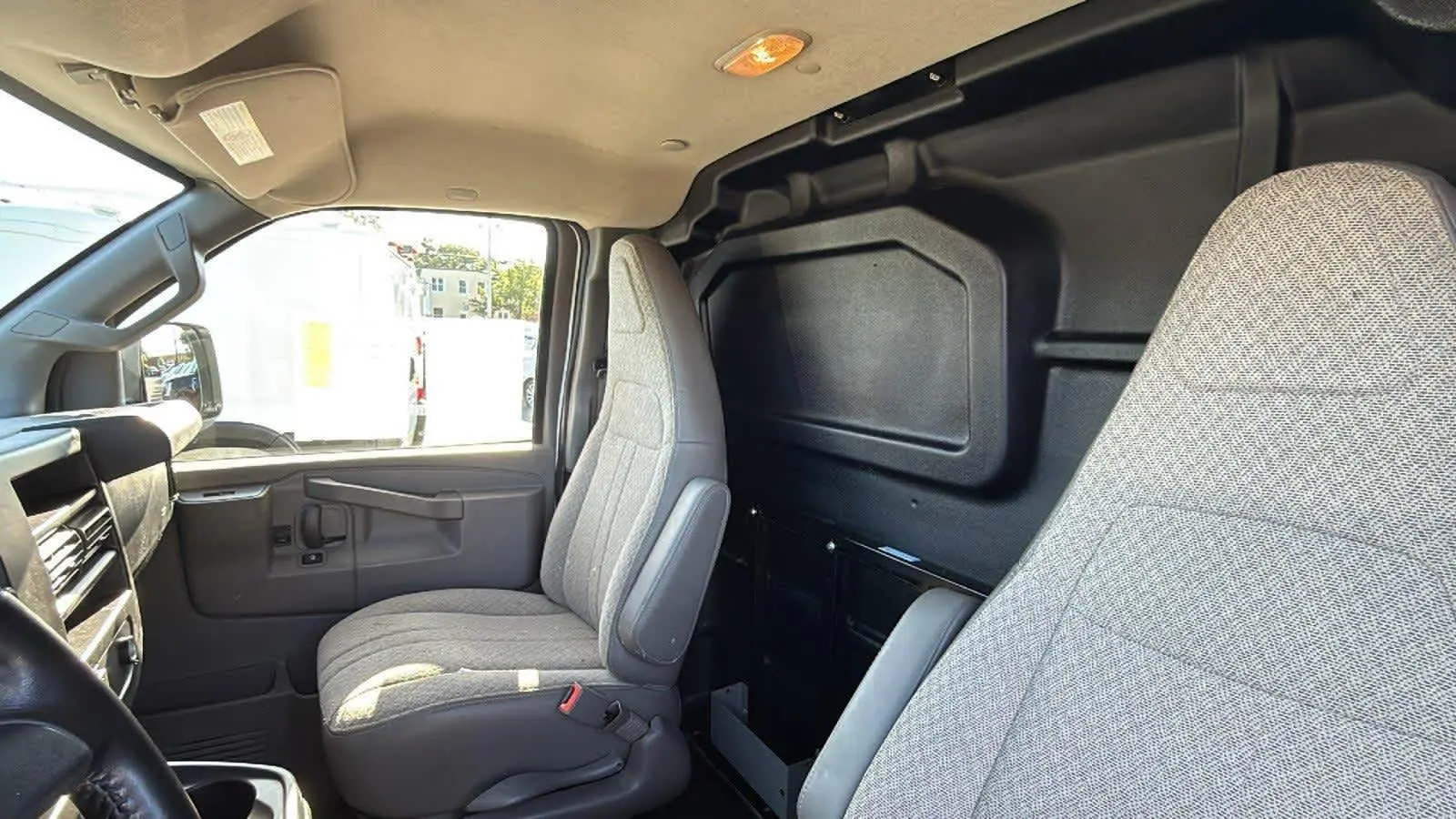 2021 Chevrolet Express 2500 Cargo photo 12