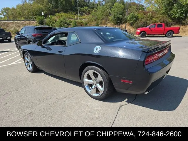 2014 Dodge Challenger R/T photo 3