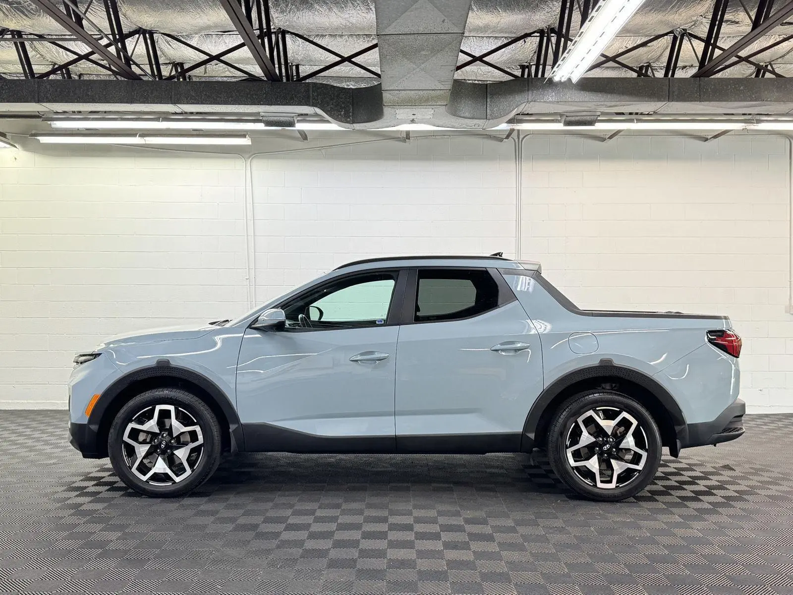 2023 Hyundai Santa Cruz Limited photo 2