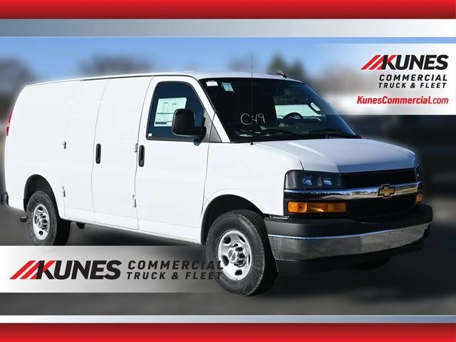 2026 Chevrolet Express 2500 Work Van HD's photo