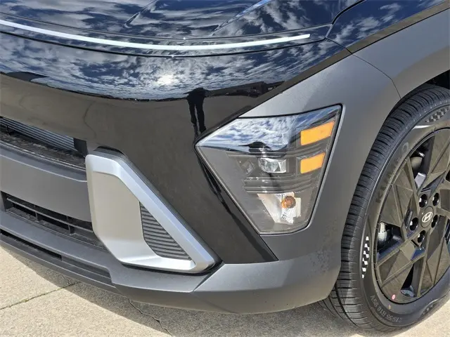 2026 Hyundai Kona SEL photo 9