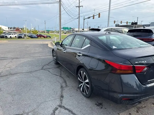 2021 Nissan Altima 2.5 Platinum photo 6