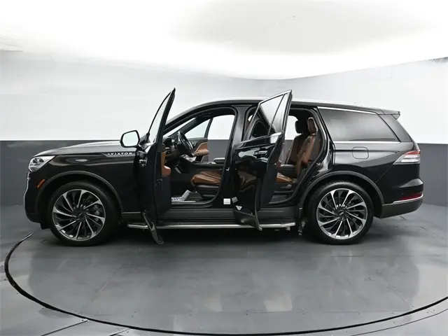 2020 Lincoln Aviator Reserve photo 37