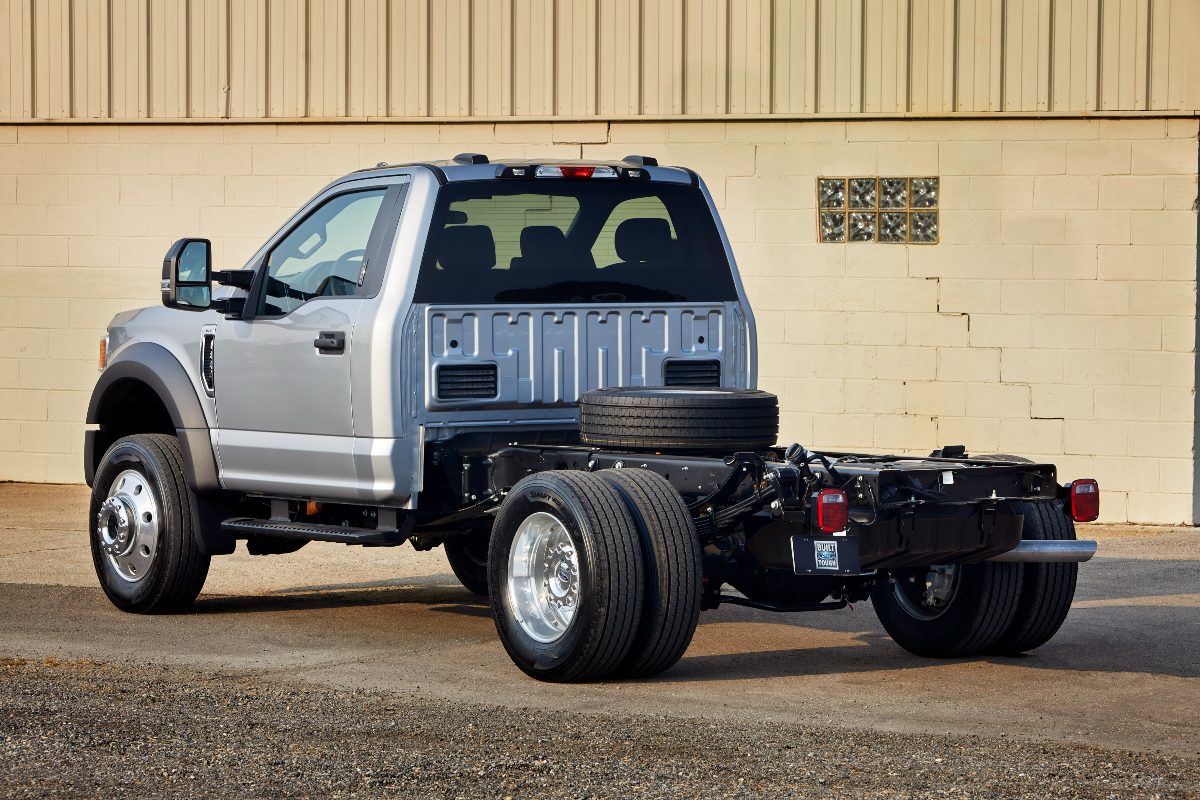 21 Ford F-600 Super Duty Chassis Cab Exterior Driver Side Rear Profile