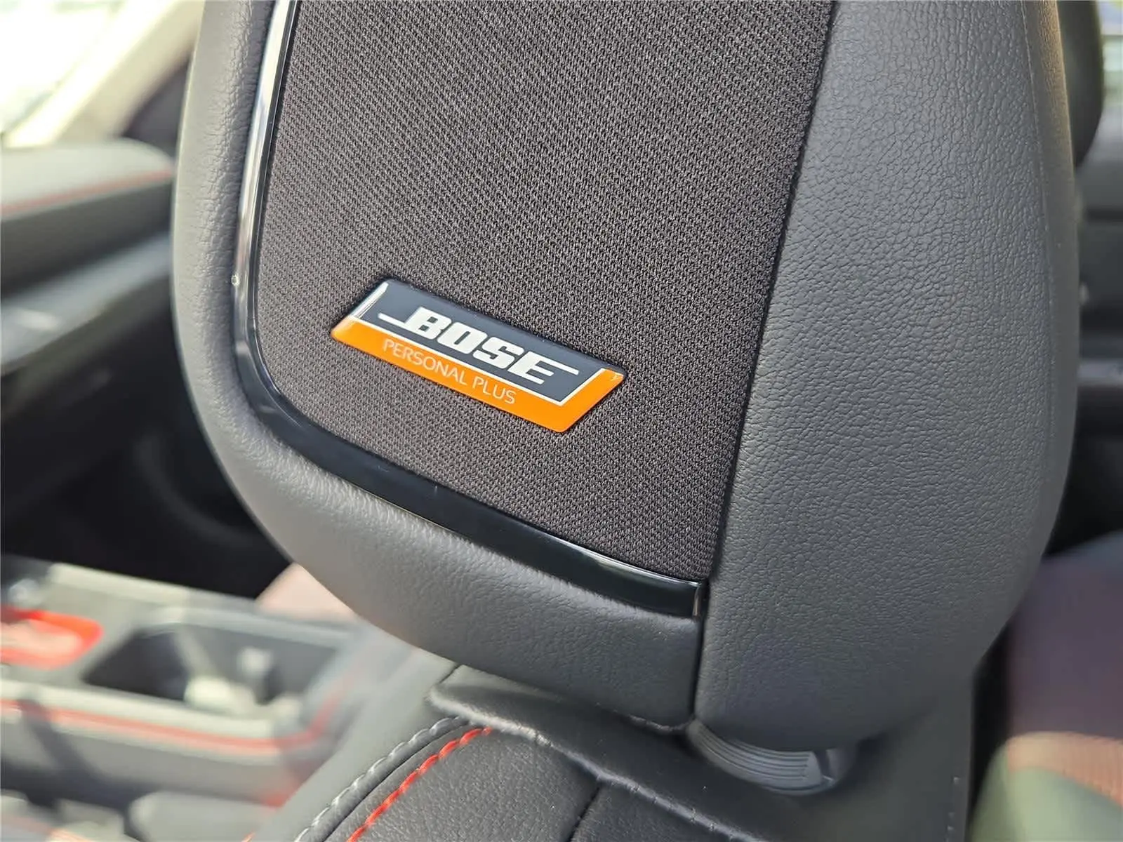 2025 Nissan Kicks SR photo 7
