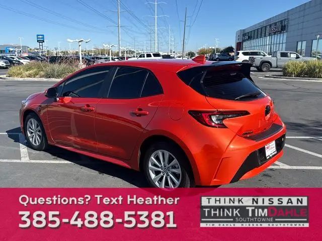 2025 Toyota Corolla SE photo 3